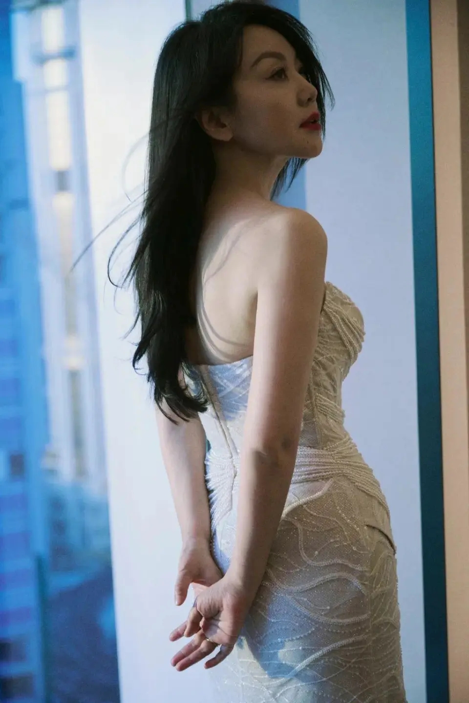 她是美女主持人,患上脑垂体瘤影响生育,丈夫表示没孩子也事