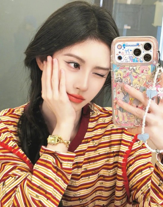 突发！香港著名女星被指做人有两副面孔，高收费低人工，压榨员工