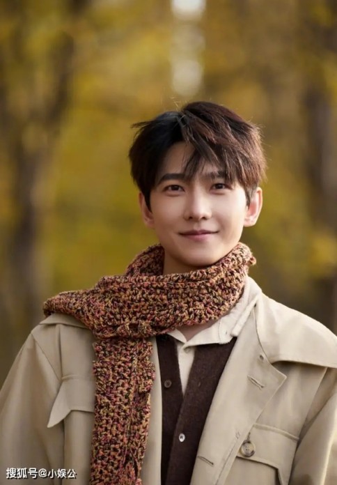 知名港星时隔多年现身TVB台庆！现场开心集邮，17岁被下药失身