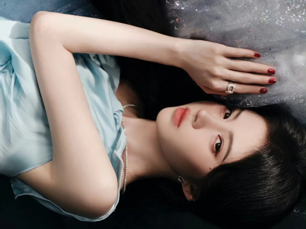 足力健转型食品背后：老人鞋神话褪色，运动品牌如何接棒“银发市场”？  