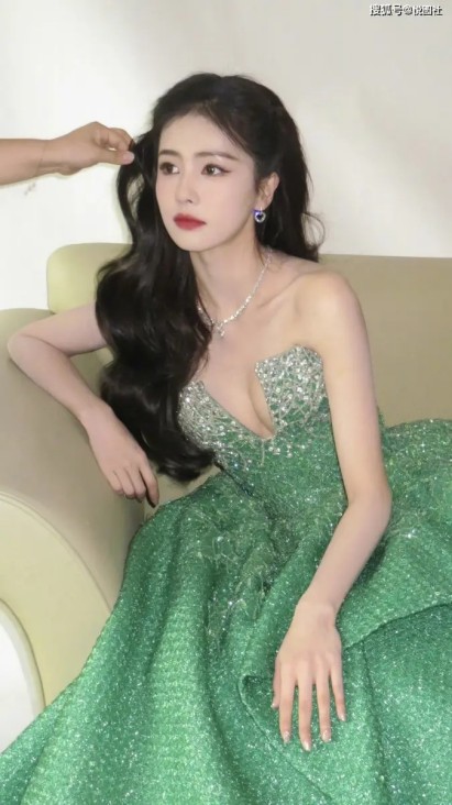 TVB“东张女神”陈庭欣8年恋情无果：从恨嫁到放弃结婚，两次原谅男友出轨后，她把重心放回了事业  