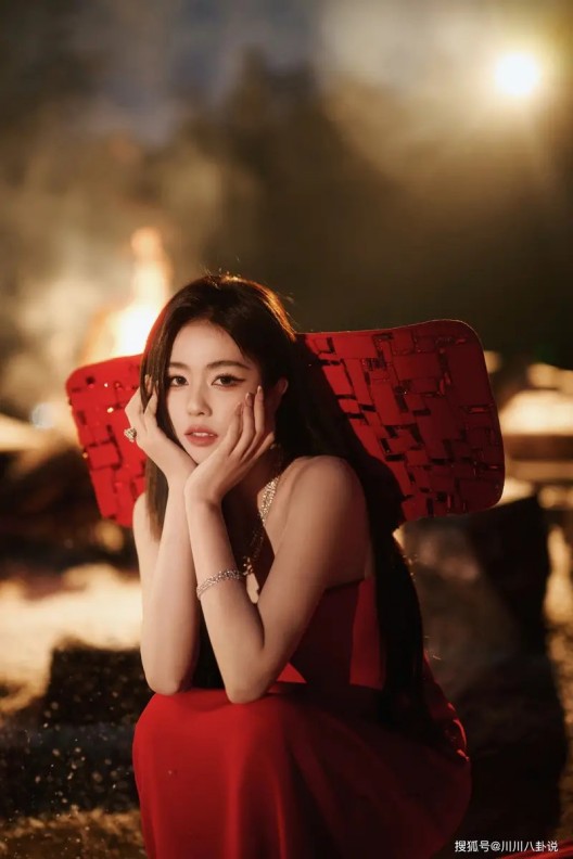 从TVB颁奖礼看“真贵妇”与“豪门小媳妇”：四太梁安琪、吴若希、王敏奕的同台对照