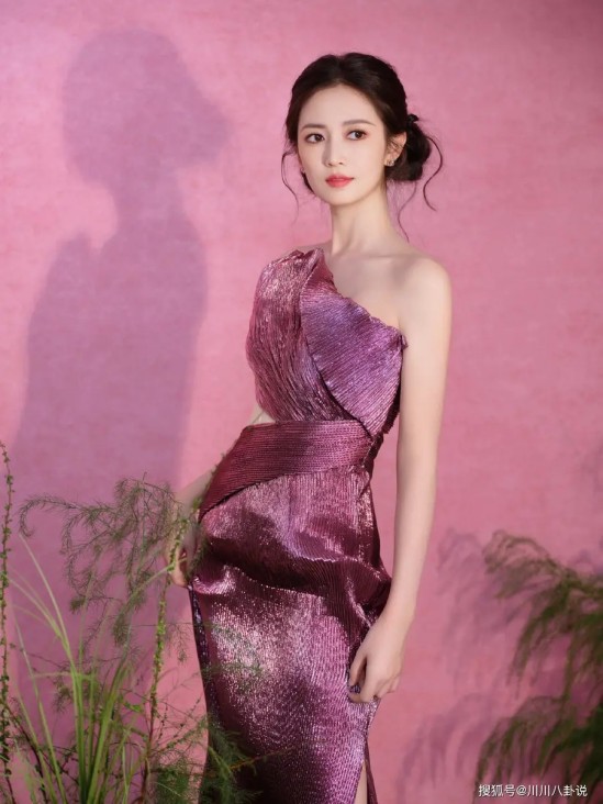 四获金球提名！艾丽·范宁事业爆发，认爱滚石CEO想生娃